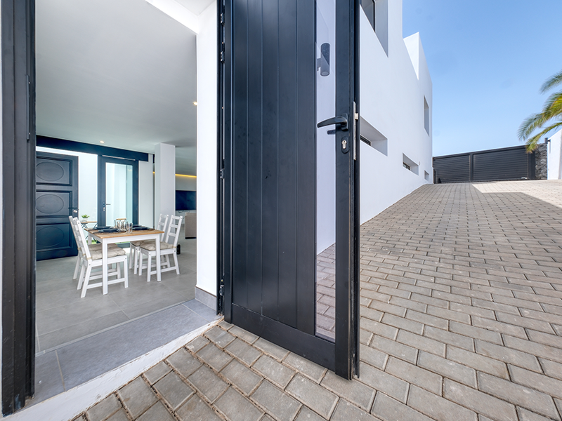 Apartamento-White-House-Puerto-Calero-Lanzarote-Vacation-Homes-35