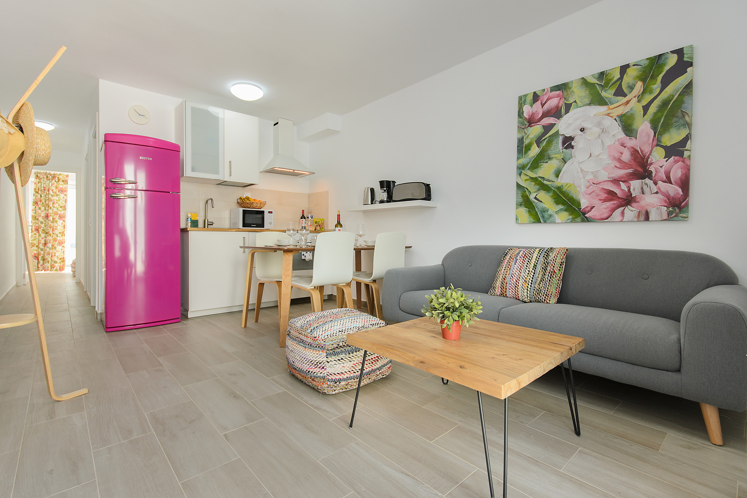 Purple-volcano-Lanzarote-Puerto-del-Carmen-Alojamiento-Vacacional-15