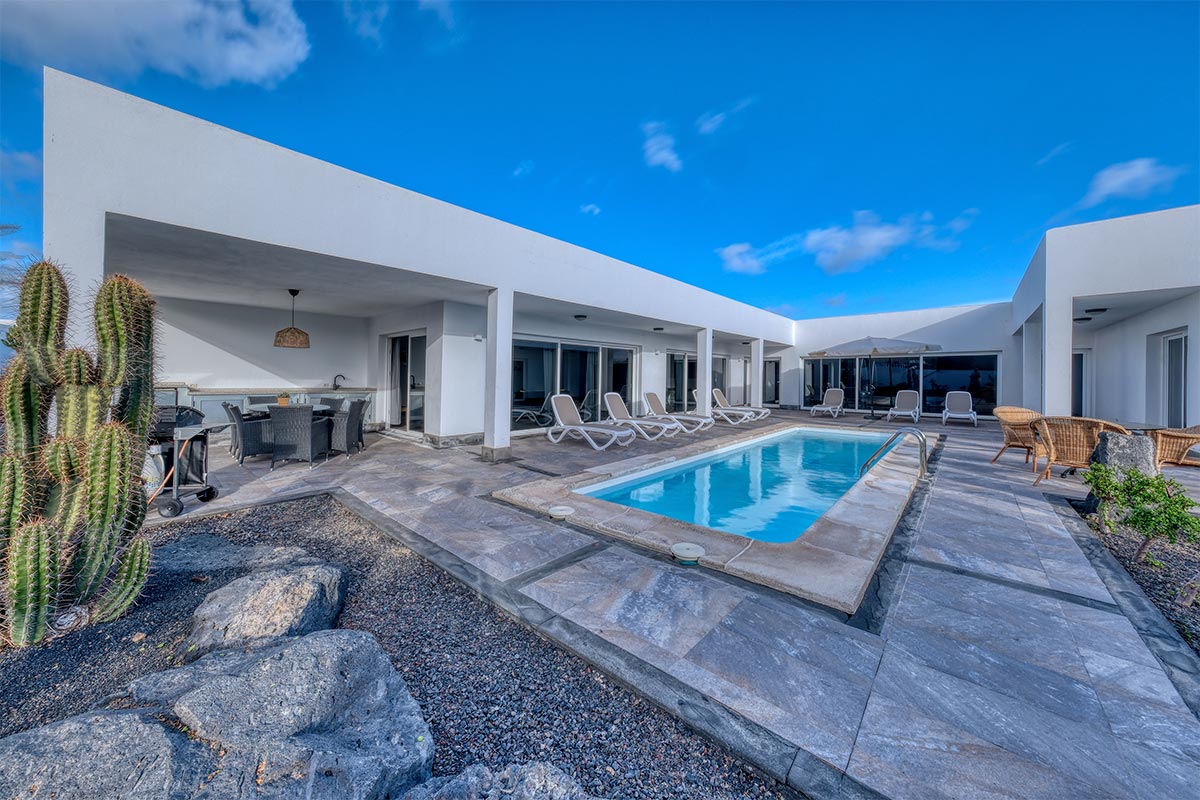 Villa-Luxury-Casa-Eden-en-Charco-del-Palo-Lanzarote-Vacation-Homes-12