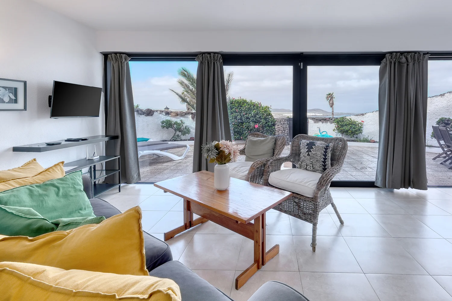 lanzarote-vacation-homes-bungalow-122-famara-mar-galeria-03