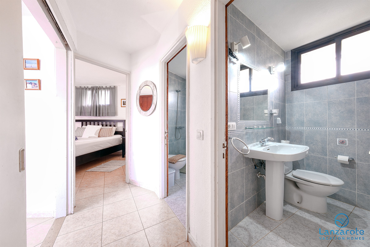 lanzarote-vacation-homes-bungalow-127-piscina-vista-mar