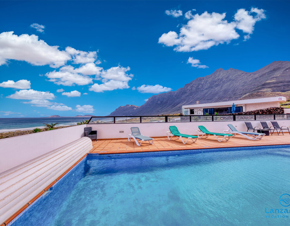 lanzarote-vacation-homes-bungalow-127-piscina-vista-mar